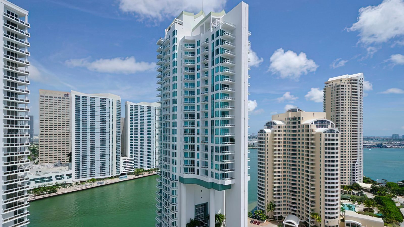 Asia Brickell Key: the building from outside, in Miami.