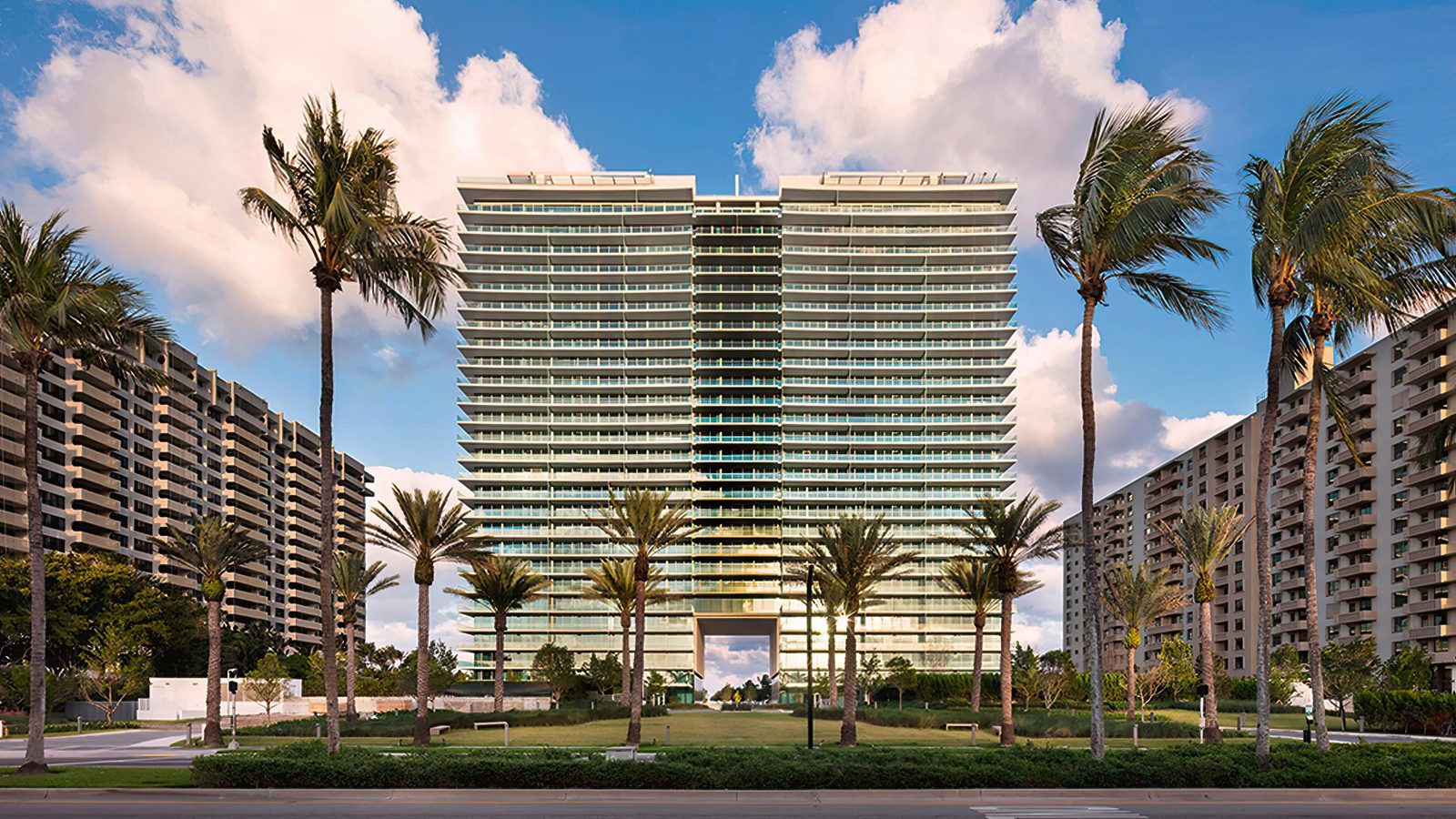 Oceana Bal Harbour: the building from outside, in Bal Harbour.