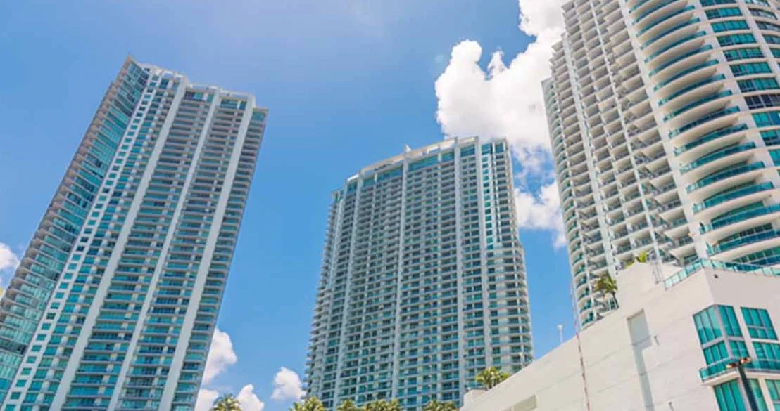 Wind by Neo: the building from outside, in Miami.